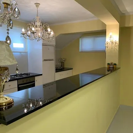 Agraria 1 Bedroom Basement